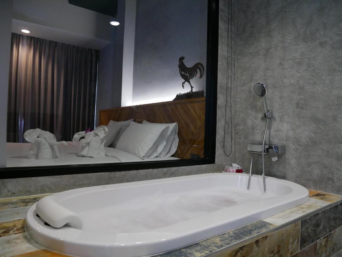 Ou Hotel Пхитсанулок Экстерьер фото