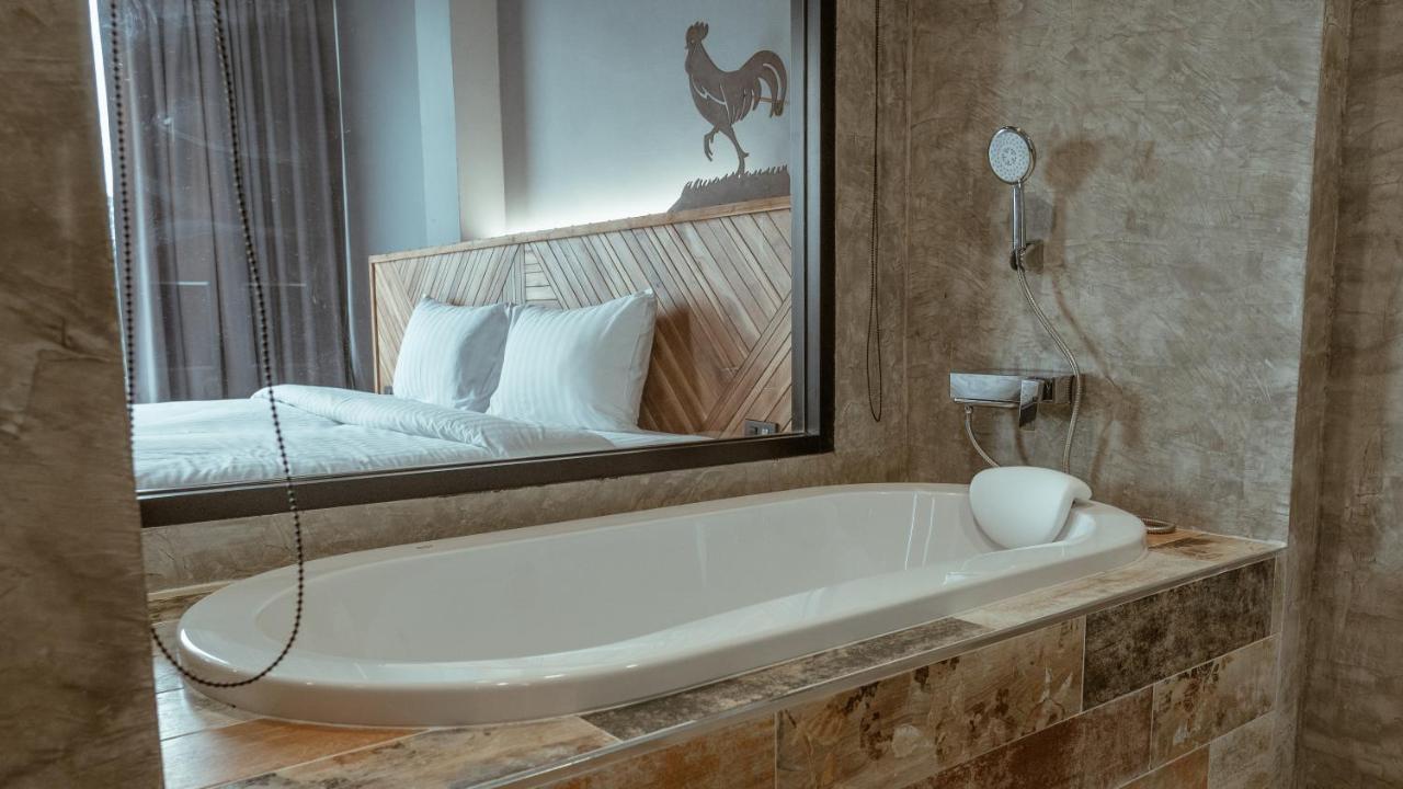 Ou Hotel Пхитсанулок Экстерьер фото