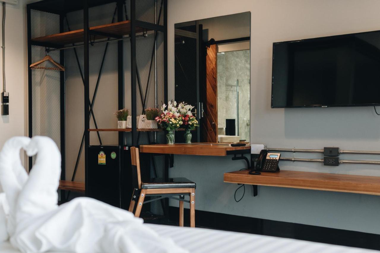 Ou Hotel Пхитсанулок Экстерьер фото