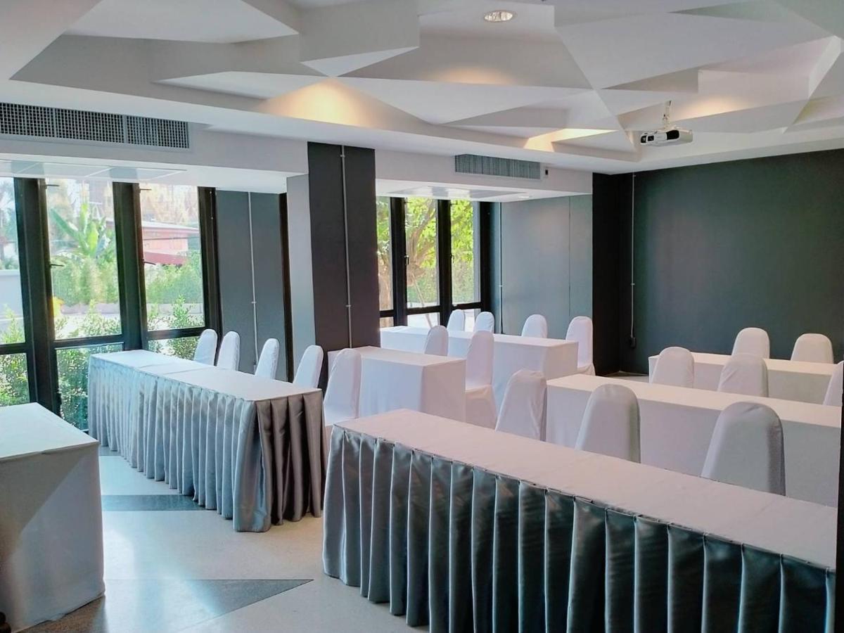 Ou Hotel Пхитсанулок Экстерьер фото